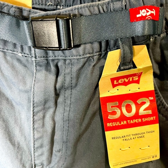 LEVI'S 502 Regular Taper Utility Shorts, Boys - Picture 4 of 5